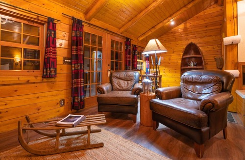 Lake Louise Cabin | Baker Creek | Queen Cabin