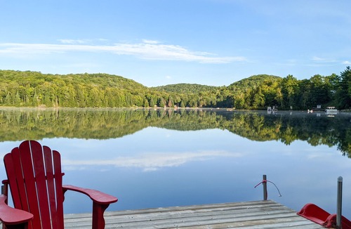 Faraday Cottage | Bancroft Lakefront Cottage with Breathtaking Sunsets!