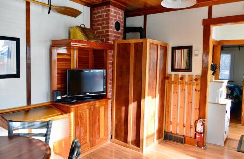 Banff House | Banff Beaver Cabins