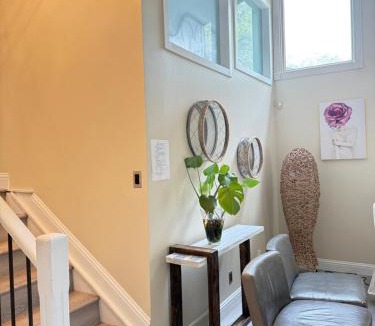 Ranchlands House | Banff mountain House&30 second Bus station Close C-Train& Free Parking