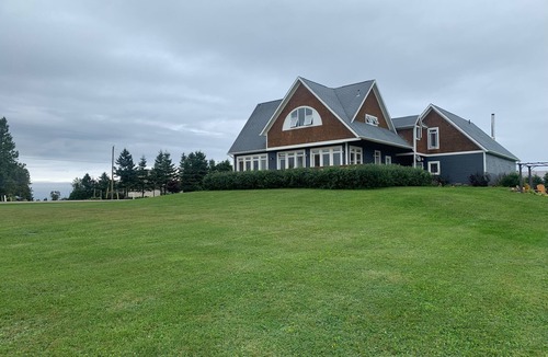 Anglo Rustico House | Barachois Beach family retreat - Tourism PEI license # 1201211