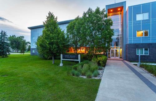 Portage La Prairie Hotel | Barker Suites Southport