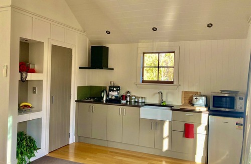 Dalefield Apartment | Barn Apartment - Self Cater - 5 min drive to Coronet Peak Ski field