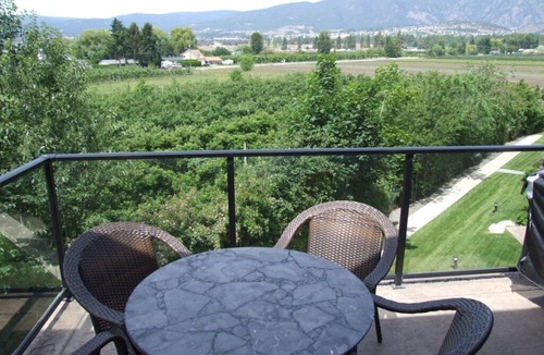 Westbank Condo | Barona Beach - Lakefront Condo
