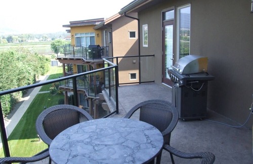 Westbank Condo | Barona Beach - Lakefront Condo