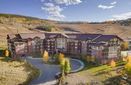 Silvercreek Condo | Base Camp 306 3 Bedroom Condo by RedAwning