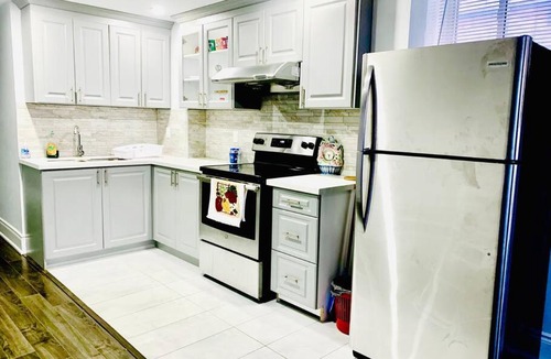 Brampton Apartment | basement apartment available.