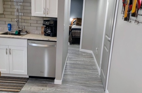 Okanagan-Similkameen House | *BC Short Term Registry #H184359822* A Serene pet & family friendly space.