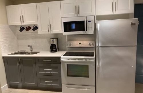 Okanagan-Similkameen Apartment | *BC Short Term Registry #H687636831* Downtown Penticton 12 Min walk to beach