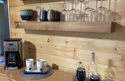 The Archipelago Cottage | Be Still On the Bay Cottage- Just steps from the Water!