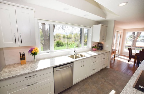 North End House | Beach House w/Private Beach, 4br, Walk to Downtown, Beside Wildlife Sanctuary