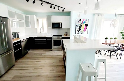 Crescent Heights House | Beach House without the beach
