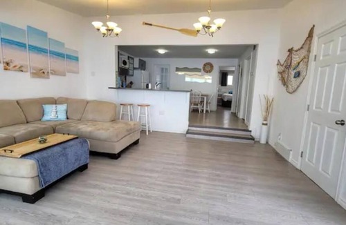 Saint Ambroise Cottage | Beach View Coastal Theme Cottage