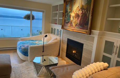 Bamberton House | Beachbreeze Panoramic Oceanview 4BR 3BA Romantic Sunrise & Celestial Views