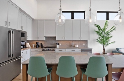 Black Creek Condo | Beachfront Luxury Suite at THE BEACH HOUSE