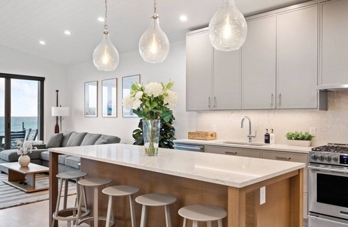 Black Creek House | Beachfront Luxury Suite #19 at THE BEACH HOUSE