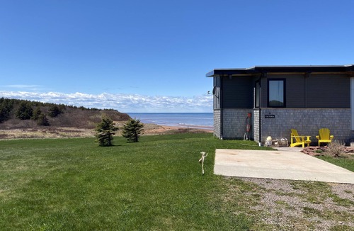 Cape Wolfe House | Beachfront Retreat with sunset views