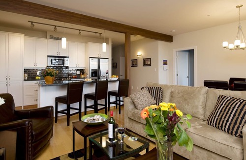 Regional District of Nanaimo House | Beachside Condo with Amazing Sea Views!