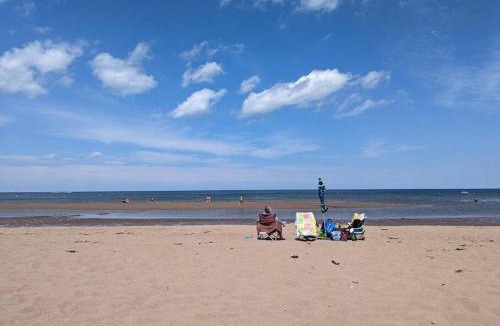 Cap-Pele Ski Chalet | Beachside Cottage w/beach access - Aboiteau Beach