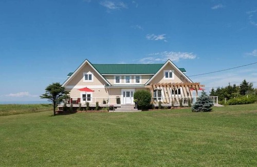 Pictou County Villa | Beachside Getaway Villa with space for 20+