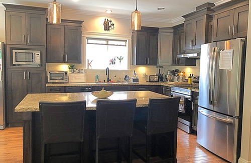 Highlands House | Bear Mountain 2 Bedroom Rainforest View Vacation Home