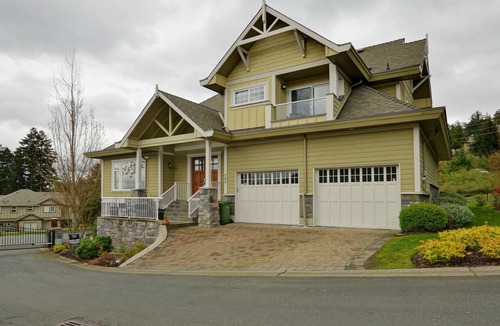 Bear Mountain Resort House | Bear Mountain Resort golf luxury, fully sanitized, Sleeps 12, wifi, bbq