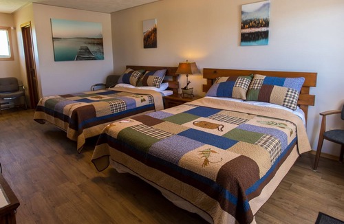 Ferndale Hotel | Bear Tracks Inn