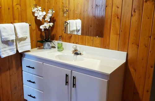 Jasper Cabin | Bears Den, Log Cabin, Remote, Off Grid Wilderness location, adj Jasper Nat Park