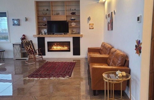 Salaberry De Valleyfield House | Beautiful spacious river view house, direct access to regional park
