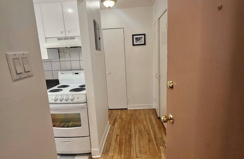 Sainte-Anne-de-Bellevue Apartment | Beautiful 1-bedroom apartment with AC, WiFi & Parking in Sainte-Anne-de-Bellevue