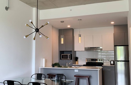 Saint-Laurent Condo | Beautiful 1 br new condo with indoor pool and gym