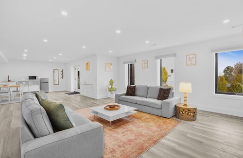 St. Davids Apartment | Beautiful 1BR Loft w Parking!