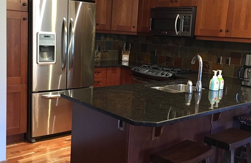 Canmore Condo | Beautiful 2 bed, 2 bath, condo walking distance to downtown. Sleep 6