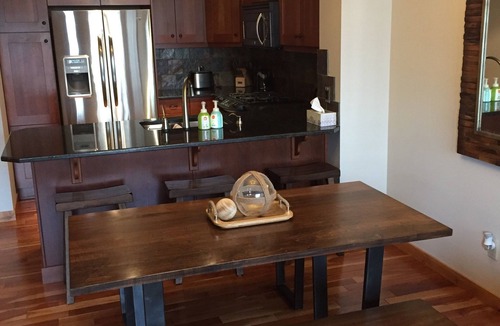 Canmore Condo | Beautiful 2 bed, 2 bath, condo walking distance to downtown. Sleep 6
