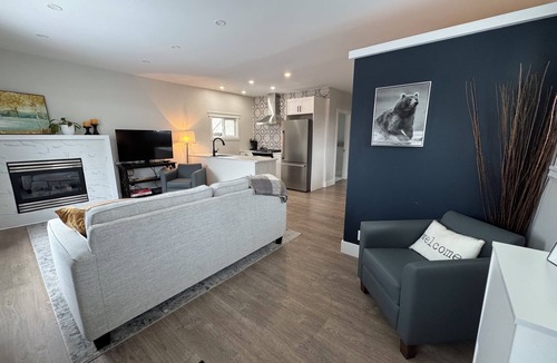 Fruitvale House | Beautiful 2 bedroom guest house in Fruitvale