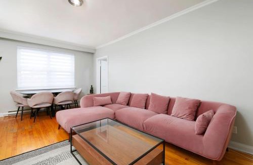 Cote-Des-Neiges—Notre-Dame-De-Grace Apartment | Beautiful 2BR on Walkley
