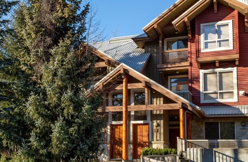Village North House | Beautiful 3 Bed/3 Bath Townhome in the Village