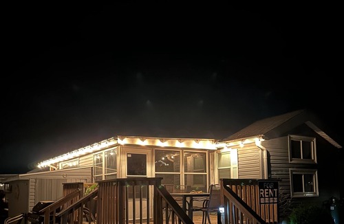 Sherkston Cottage | Beautiful 3-Bedroom Cottage located on Sherkston Shores!