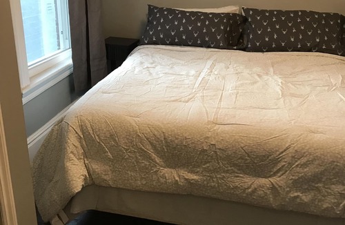 Brockville House | Beautiful 3 bedroom home in city center
