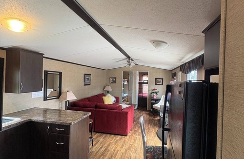 Niagara-on-the-Lake Cottage | Beautiful 3 Bedrooms Getaway On Niagara on the Lake perfect for 4 adults + kids