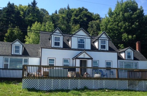Digby House | beautiful 4 bedroom ocean view vacation home