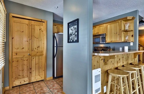 Sun Peaks House | Beautiful 4 bedroom townhouse close to village.