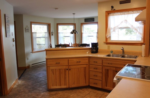 Saint Patrick Cottage | Beautiful 4 Season Lakefront Cottage on quiet Lily Lake