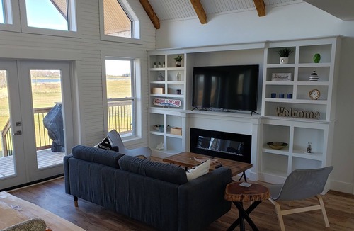 Brackley Beach House | Beautiful 5 Bedroom house/cottage with waterview.