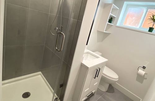 Knight Apartment | Beautiful and cozy Guest suite in Vancouver, central location