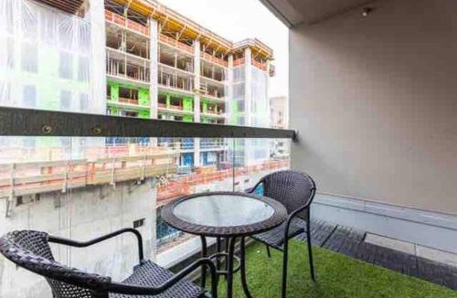 Gastown Apartment | Beautiful apartment downtown, mins to rogers arena, stadium, restaurants, shops