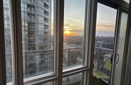 CityPlace Apartment | Beautiful Apartment in the Heart of Toronto