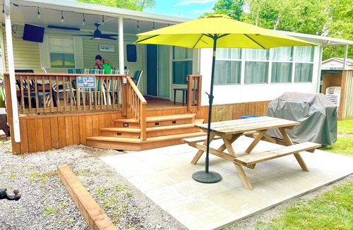 Sherkston Cottage | Beautiful Beach Home at Sherkston Shores Port Colborne