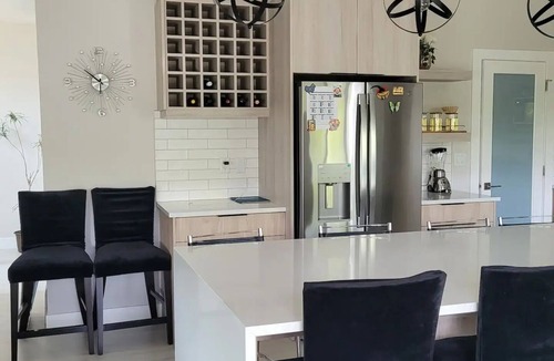 Wabamun House | Beautiful, brand-new home steps to Wabamun Beach