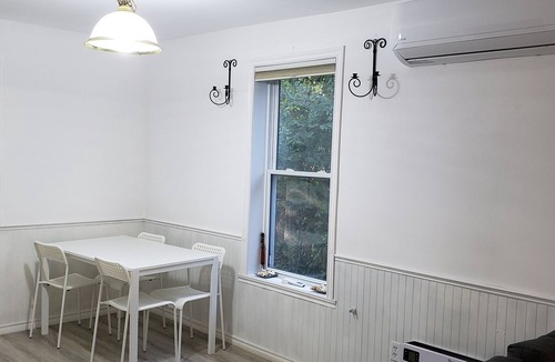 Pointe Claire House | Beautiful bungalow in a very friendly and quite neighborhood. Close to amenities